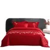 Algodão de Fibra Longa Bordado Rosa Cama de Casamento Vermelha Grande Conjunto de Quatro Peças Algodão Puro Presente de Casamento Luxo Leve e Sensação de Alta Qualidade