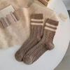 Meias Casuais de Lã com Listras Duplas Estilo Preppy Engrossadas e Quentes Meias para Meninas de Cano Médio com Botas de Neve para Usar ao Ar Livre Meias Felpudas