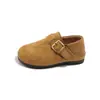 Sapatos Birkenstock para Meninas 2026 Outono Novo Estilo Sapatos Planos Infantis Estilo Retrô Sapatos Pequenos de Couro para Bebês e Crianças Pequenas Boca Rasa Sapatos de Uma Sola Comércio Exterior