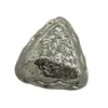 Accesorios Pinming 35mm Triangulares Arqueados Encaje Botones Metálicos Versátiles Ropa Exterior Top Botones Decorativos Venta al por Mayor