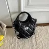 Bolso Cubo de Cadena Rombo de Nicho para Mujer 2026 Nuevo Estilo Bolso de Hombro Cruzado para Viaje Estilo Coreano de Moda