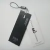 Nossa Fábrica Especializa-se em Personalizar Cartolina Branca, Papel Couchê e Outras Etiquetas para Roupas, Sapatos e Meias. Podemos Adicionar Logos, Impressão Colorida, Hot Stamping e Relevo