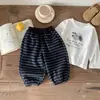 Pantalones para Niños Otoño Nuevo Estilo 2026 Pantalones Largos para Niños Rayados Versátiles Estilo Coreano Pantalones para Niños Pantalones de Punto para Bebé Casual