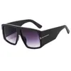 Nuevas gafas de sol decorativas de moda con forma de T y pierna ancha para uso transfronterizo, gafas de sol de moda para hombres y mujeres, gafas de sol de moda con contraste de color y montura grande T22131