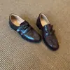 Chegada Nova de Outono Velcro Estilo Britânico Boca Profunda Versátil Sapatos Pequenos de Couro para Mulheres Slip-on Salto Baixo Couro Macio Respirável Loafers
