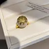 Anillo brillante con baño de oro y nácar con goteo de aceite, sensación de lujo ligero y alta gama, anillo para el dedo índice, diseño de nicho, joyería versátil al por mayor