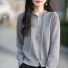 26 Outono Inverno Novo Suéter com Capuz de Zíper Duplo Manga Longa Cardigan de Tricô Cor Sólida Roupa Externa Top de Temperamento Emagrecedor Feminino