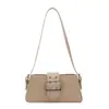 Bolso de mano de alta gama, bolso de hombro, bolso pequeño de moda para mujeres con estilo, nueva colección de invierno 2026, retro y a la moda, diseño único, bolso de axila para mujer