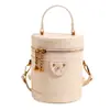 Bolsa Balde Satchel de Textura de Alta Qualidade para Mulheres 2025 Nova Bolsa de Ombro de Design Nicho Elegante Bolsa Transversal Moderna da Moda
