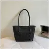 2026 Bolso de Mano Tejido Hueco Nuevo para Mujer, Bolso de Hombro de Gran Capacidad para Vacaciones, Bolso Cesta de Moda para el Trabajo