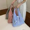 Bolsa de Tecido Xadrez com Design de Nicho para Mulheres Primavera/Verão 2026 Estilo Fresco Bolsa de Ombro Bordada Floral Bolsa Tote de Grande Capacidade