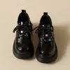 Mocasines de plataforma estilo británico para mujer, colección otoño 2026, diseño con cuentas, tacones gruesos, efecto adelgazante, versátiles, zapatos para mujer que aumentan la altura