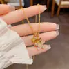 Collar con Colgante de Flor de Zircón Estilo Francés, Lujo Ligero, Único y Versátil, Sensación de Alta Gama, Cadena Súper Brillante para Clavícula, Venta al por Mayor