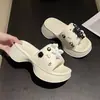 Nuevas Sandalias de Playa Casuales de Dibujos Animados Lindos de Moda Ins para Mujer, Verano, Suela Gruesa, Antideslizantes para Exteriores, Slip-On