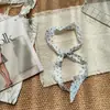 Bufanda de Cuadros Fresca y Sencilla Estilo Coreano con un Toque Juvenil, Moderna y Casual para Salidas, Bufanda de Seda de Primavera, Accesorio de Cuello Delgado y Artístico