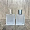 Botella de perfume portátil de vidrio esmerilado B134 de 50 ml, para subembotellado, pulverización y prensado, disponible en stock.