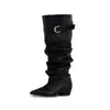 Botas de cano alto 2026 novo modelo com fivela, bico fino, design plissado para primavera e outono, cano largo, estilo nicho botas de equitação