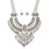 Directo de fábrica moda moneda estilo retro media luna borla cadena gruesa collar corto para clavícula en stock