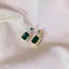 Anillos de Color Esmeralda Estilo Europeo, Americano, Japonés y Coreano con Chapado en Oro de 18 Quilates Transfronterizos, Pendientes Versátiles, Collares de Lujo Ligero Vintage y Accesorios de Joyería