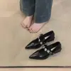 Zapatos de mujer Mary Jane de punta fina en piel suave estilo francés, zapatos bajos de tacón alto con una elegante hebilla metálica y correa única