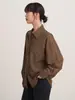 Camisa Marrom Solta Retro Francesa Feminina 2025 Primavera Novo Design Chique Senso de Nicho Slim Manga Longa Camisa