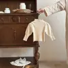 Conjunto de Inverno para Bebês Meninos e Meninas, Suéter e Colete Espessos, Novo Estilo para Bebês de Um Ano, Conjunto de Três Peças de Inverno