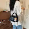 Bolso Boston de Alta Gama de Nicho para Mujer 2026 Nuevo Verano Exquisito Bolso Tote Pequeño Versátil Bolso Cruzado Tipo Almohada