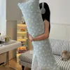 Almohada larga de algodón con estampado de dibujos animados, estilo Ins, fresca y sencilla, una almohada especial para que duerman las niñas, adecuada para dormir de lado y como almohada para las piernas