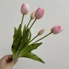 Arreglo artificial de tulipanes de silicona suave de 5 tallos, adecuado para la decoración de la sala de estar o el escritorio, disponible en stock