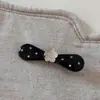 Pasador de Flor Negra Estilo Coreano Pinza para Flequillo para Niñas, Pinza Lateral de Moño con Perlas y Pedrería, Accesorio para el Cabello
