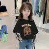 Nova Camiseta Top de Manga Longa Color Block de Algodão Puro para Primavera e Outono para Meninos e Meninas, Camiseta Base Estilosa Falsa de Duas Peças