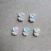 Estilo Japonés Dulce y Sencillo Gatito Fresita Hecho a Mano DIY Pegamento de Crema Pegatinas para Coche Funda de Teléfono Zuecos Bolso Pasador