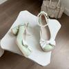 Novedad Primavera y Verano 2025 Zapatos Mary Jane Frances Pequeños de Cuero para Mujer con Lazo y Cadena de Perlas para Usar con Faldas, Tacones Gruesos y Tacones Altos para Mujer