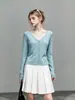 Elegante suéter de punto ajustado con cuello en V de encaje para mujer, nueva colección Otoño 2026, estilo 10174