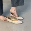 Zapatos de verano para mujer de punta fina, nuevo estilo de moda, zapatos slip-on para mujer de estilo coreano, zapatos planos casuales para el trabajo y la oficina
