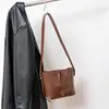 Elegante y versátil bolso tote de un solo hombro para el día a día, bolso de mujer de gran capacidad, nuevo modelo 2026, piel genuina, bolso grande de moda popular