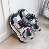 Sapatos Casuais Versáteis da Moda para Meninas 2026 Outono Novo Sapatos Esportivos de Corrida com Solado Macio para Crianças Sapatos Modernos para Caminhada ao Ar Livre