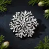 Nova Broche de Floco de Neve Rotativo Criativo, Broche Tridimensional de Alta Qualidade, Acessórios Elegantes para Lapela de Terno e Casaco Atacado