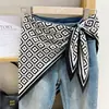 Bufanda Triángulo Flor de Anacardo Coreana Cortina de Trasero Accesorios en Capas para Mujer Cinturón de Jeans Cintura Bufanda de Seda Camisa a Juego para Viaje