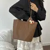 Bolsa de Mão/Ombro de Alta Qualidade com Temperamento, Bolsa de Palha tipo Balde, Bolsa Tote de Grande Capacidade para o Dia a Dia, Nova Coleção Primavera/Verão 2026