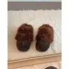 Primer Encuentro con las Lindas Mules Estilo Birkenstock de Suela Gruesa con Forma de Pata de Gato y Forro de Felpa para Mujer, Cálidas y Adecuadas para Usar al Aire Libre