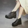 Jiezhou Colección Otoño 2026: Botines Tejidos de Cuero de Vaca de Primera Capa, Hechos a Mano, con Plataforma para Aumentar la Altura, Estilo Retro, Zapatos Versátiles para el Viaje Diario de Mujer