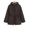 Exportación Transfronteriza 2025 Nuevo Otoño e Invierno para Mujer Estilo Europeo y Americano con Capucha Manga Larga Cintura con Cordón Chaqueta de Algodón Acolchada