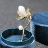 Broche Buquê de Flor de Lótus Estilo Pastoral Chinês Flor de Lótus Flor de Lótus Broche de Alta Qualidade Luxo Leve Imitação Jade Verde e Branco Bicolor Alfinete Anti-luz