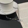 Cadena para clavícula de doble capa con estrella Awn y mariposa de estilo japonés y coreano para mujer, nuevo collar de moda con temperamento de celebridad de Internet, accesorios para collares al por mayor