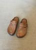 Chinelos Birkenstock Casuais Versáteis Retrô Baotou Novo Estilo 2025 Chinelos Retrô Baotou de Couro de Cavalo Lavado para Mulheres