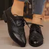 E-commerce transfronteiriço, tamanhos grandes, nova coleção primavera/outono 2026, sapatos femininos de couro com salto grosso, estilo britânico preppy, sapatilhas de cadarço da moda
