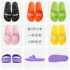 Produção de chinelos modelo POD para pedidos JIT, sandálias slide casuais para casa, chinelos personalizados para homens e mulheres, envio direto de peça única