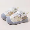 Zapatillas deportivas para niños 2026 nuevo modelo de otoño, malla transpirable, suela suave, antideslizantes, punta cerrada, anti-pateadura, para niños y niñas