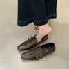 Zapatos de Cuero Slip-On de Tacón Bajo Cuadrado Estilo Retro First Encounter Temporada Otoño 2026 Mocasines Estilo Francés y Británico